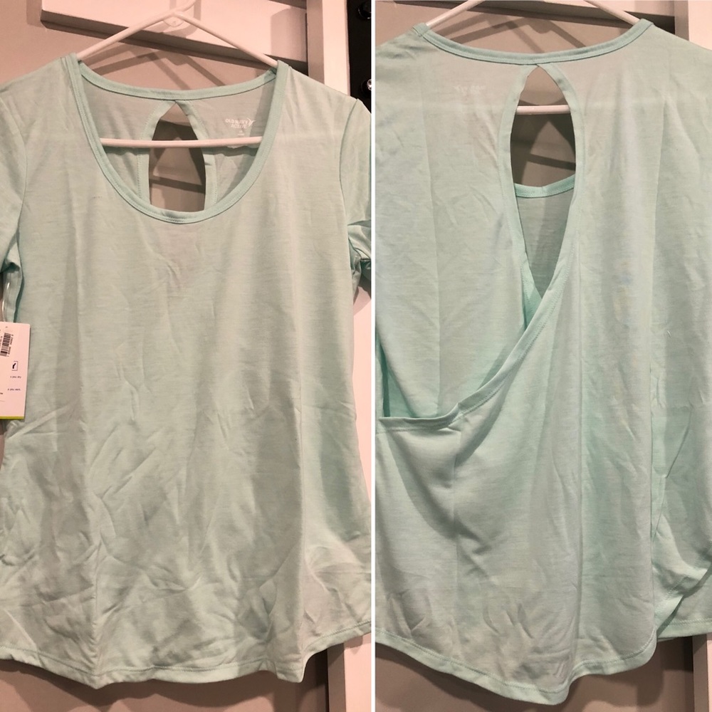 Old Navy PETITE “Stay Dry” workout tee